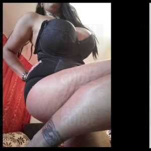  Escortgirl Adinna
