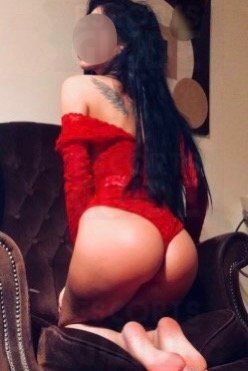  Escortgirl Roxana