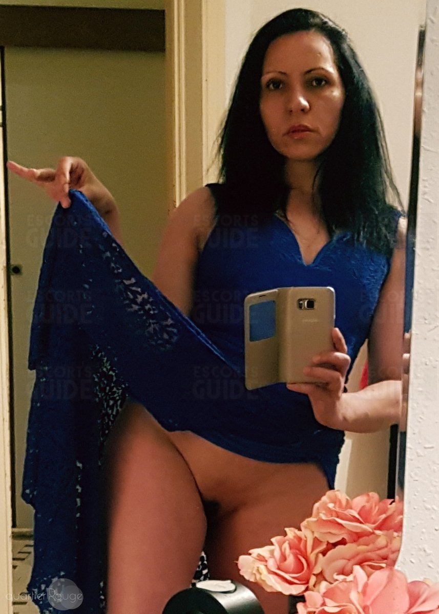 Je t'attend avec lingerie très sexy, et de hauts talons!