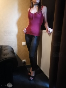 Lara *** Douce, câline et féminine pour messieurs courtois